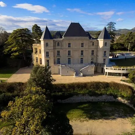 Magnifique Haut De Les Camoins Сasa de vacaciones *